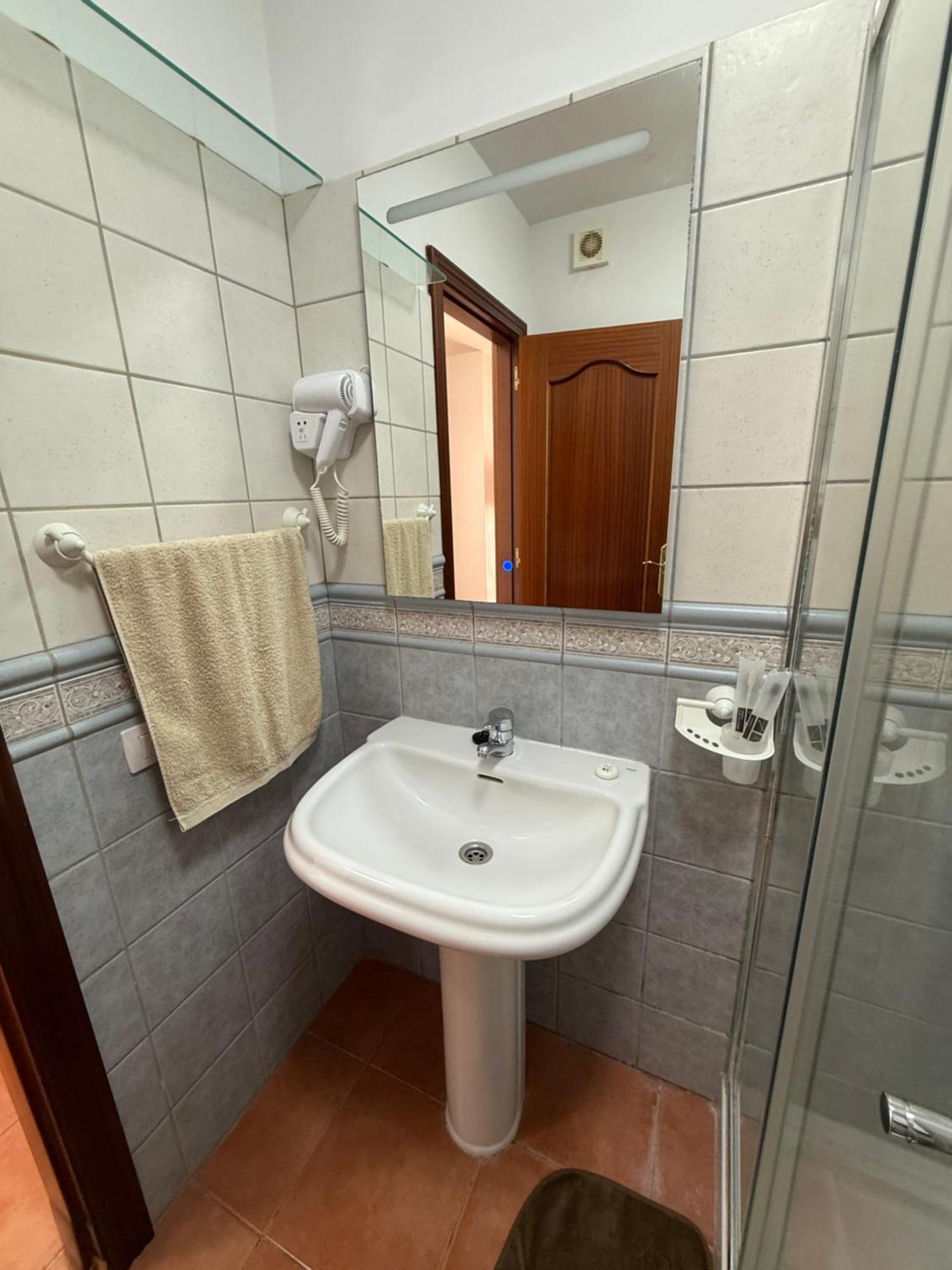 Apartamento Brisas Del Sur - Oasis Tenerife Sur Playa de San Juan  Esterno foto